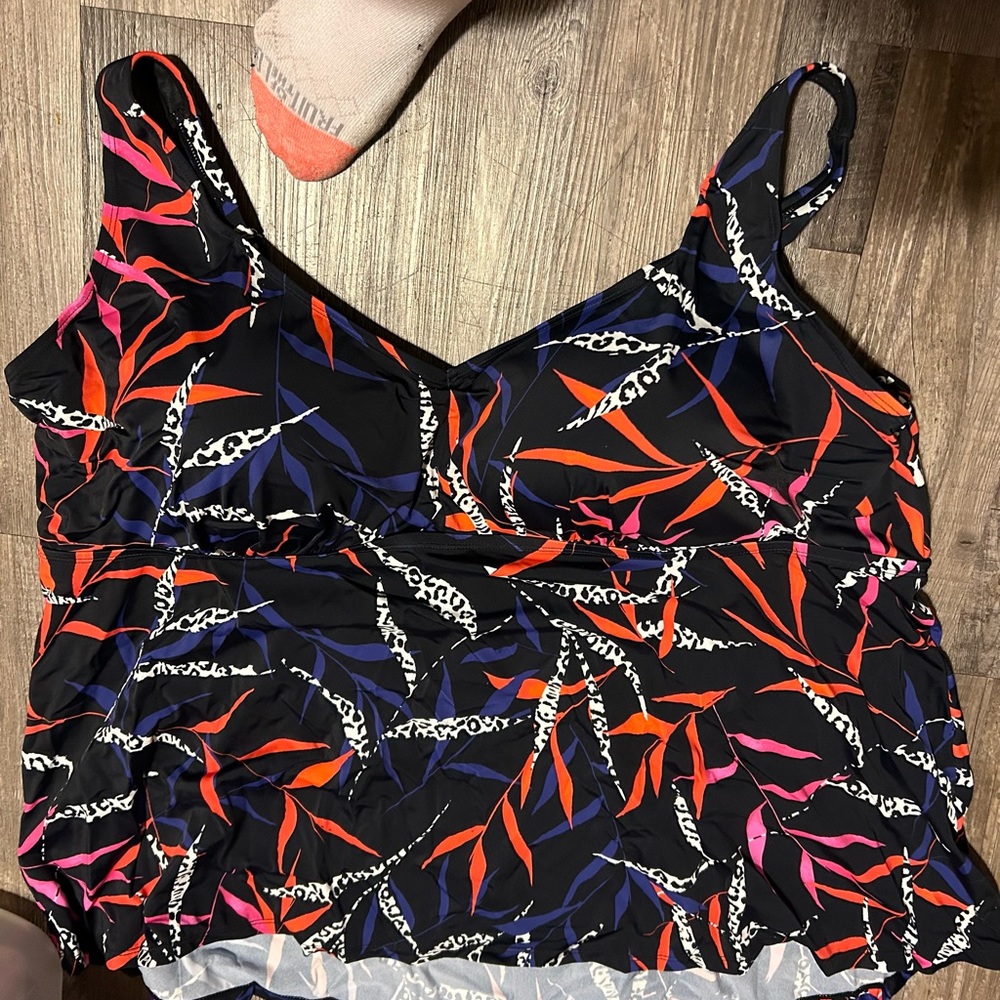 32W swimsuit top